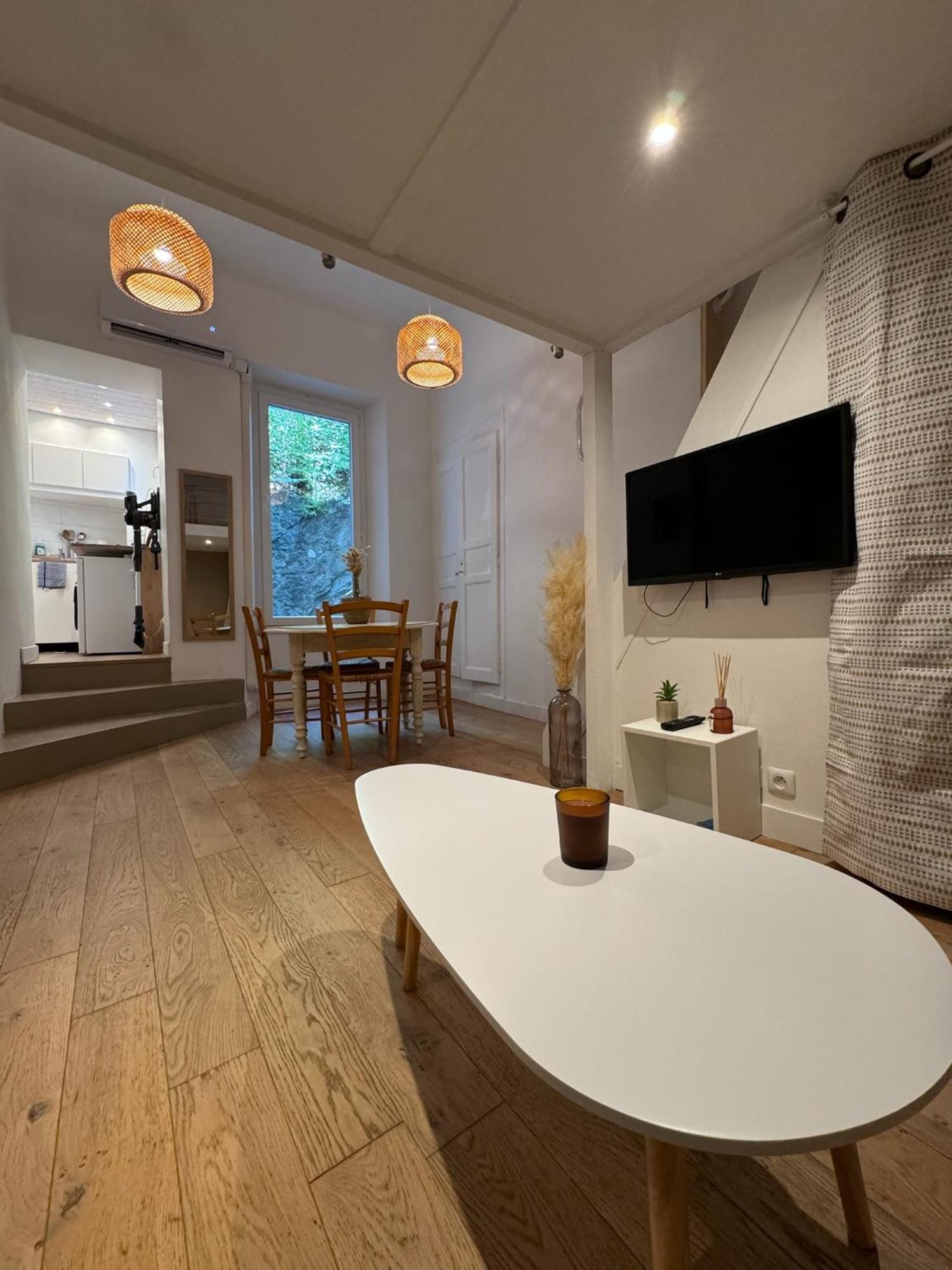 Charmant Studio 耶尔 外观 照片